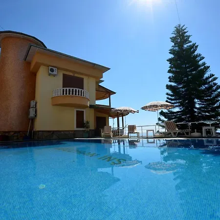فيلة Atavillas Bektas 3 *